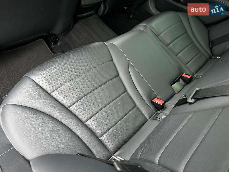 Седан Mercedes-Benz C-Class 2017 в Киеве фото 83 Седан Mercedes-Benz C-Class 2017 в Киеве