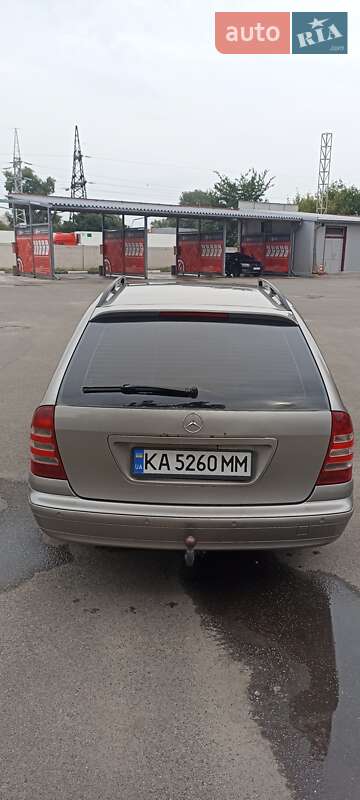 Универсал Mercedes-Benz C-Class 2004 в Киеве