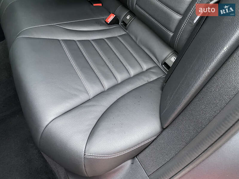 Універсал Mercedes-Benz C-Class 2018 в Києві