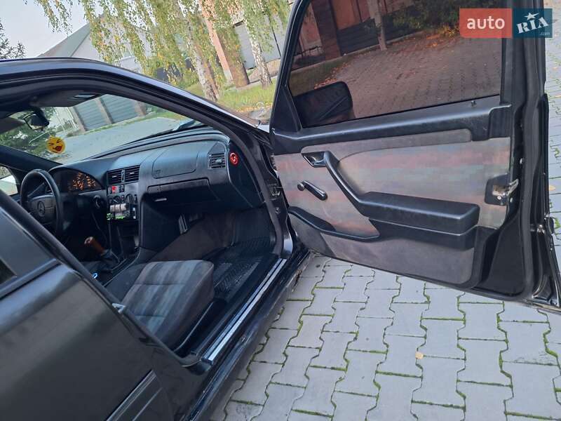 Седан Mercedes-Benz C-Class 1994 в Чернівцях фото 26 Седан Mercedes-Benz C-Class 1994 в Чернівцях