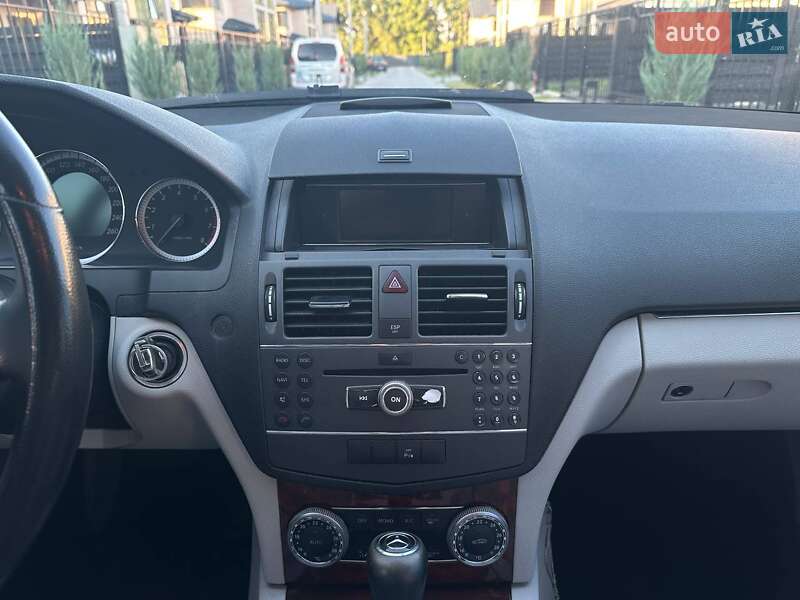 Седан Mercedes-Benz C-Class 2010 в Киеве