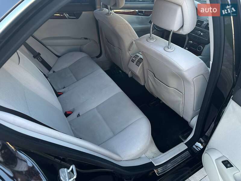 Седан Mercedes-Benz C-Class 2010 в Киеве