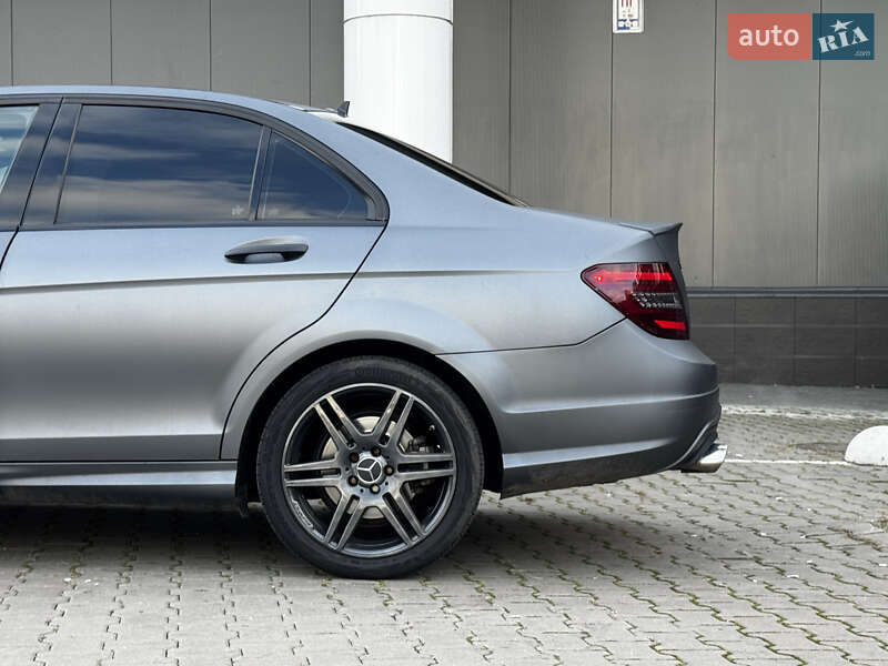 Седан Mercedes-Benz C-Class 2011 в Киеве