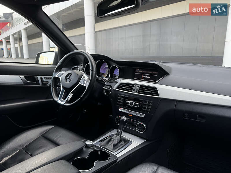 Седан Mercedes-Benz C-Class 2011 в Киеве