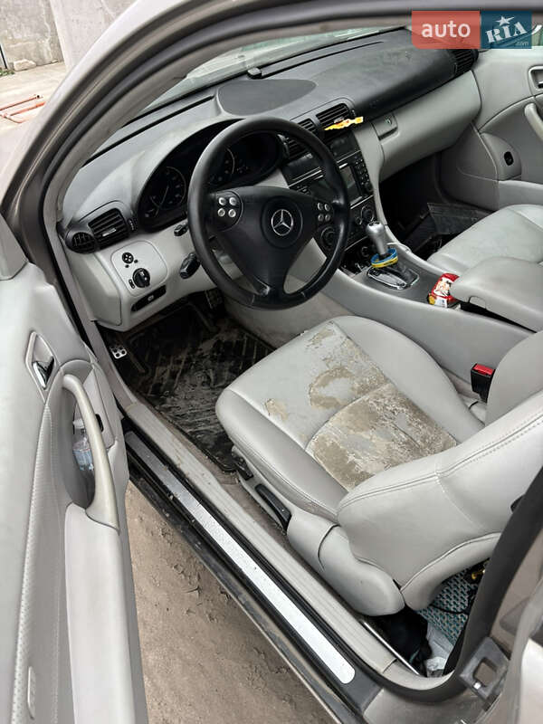 Купе Mercedes-Benz C-Class 2005 в Борисполе фото 6 Купе Mercedes-Benz C-Class 2005 в Борисполе