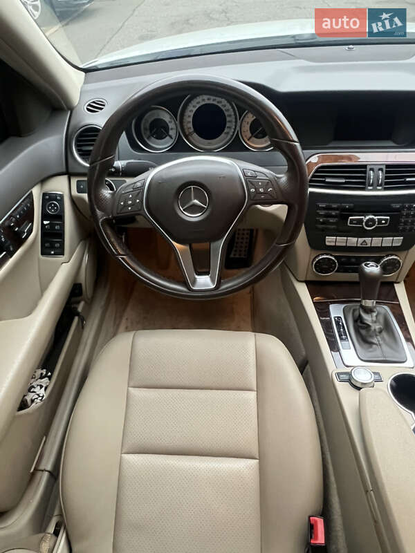 Седан Mercedes-Benz C-Class 2013 в Одесі фото 29 Седан Mercedes-Benz C-Class 2013 в Одесі