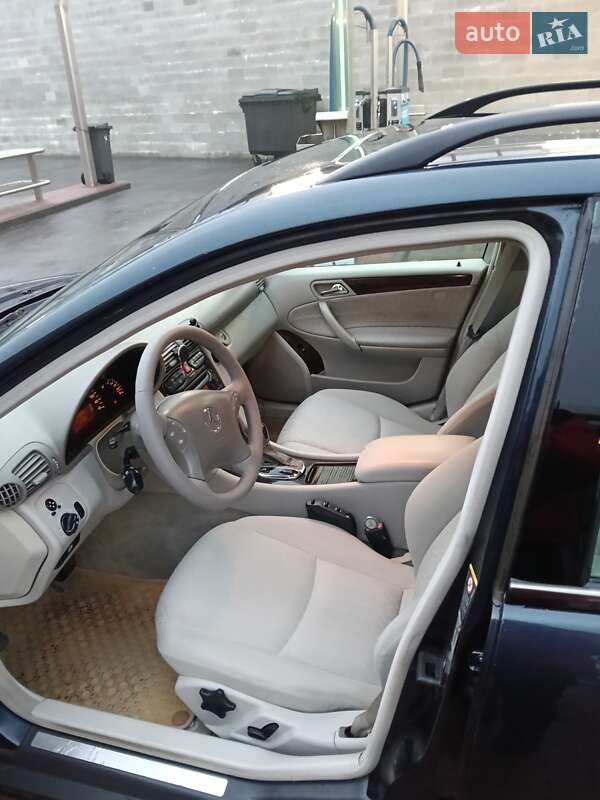 Универсал Mercedes-Benz C-Class 2004 в Ровно фото 18 Универсал Mercedes-Benz C-Class 2004 в Ровно