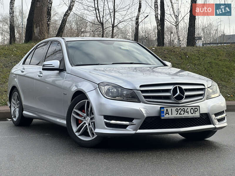 Седан Mercedes-Benz C-Class 2011 в Киеве
