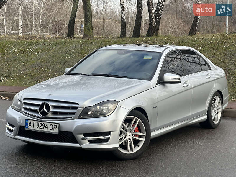 Седан Mercedes-Benz C-Class 2011 в Киеве