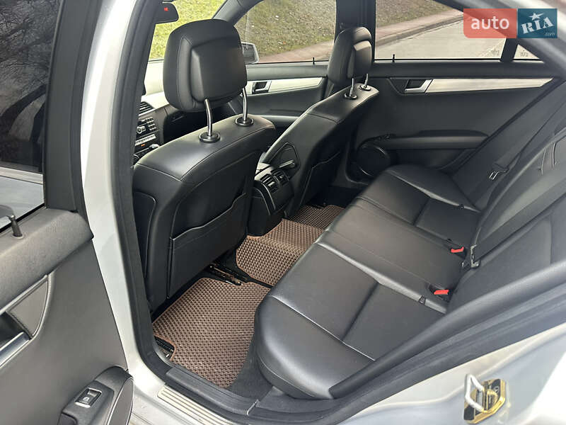 Седан Mercedes-Benz C-Class 2011 в Киеве