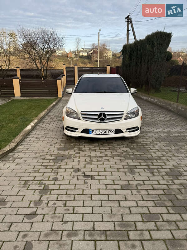 Mercedes-Benz C-Class 2011 Mercedes-Benz C-Class 2011