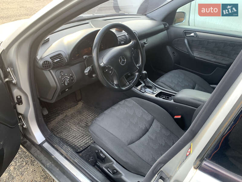 Седан Mercedes-Benz C-Class 2004 в Києві фото 4 Седан Mercedes-Benz C-Class 2004 в Києві