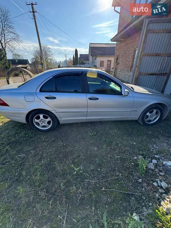 Седан Mercedes-Benz C-Class 2004 в Тернополе фото 3 Седан Mercedes-Benz C-Class 2004 в Тернополе