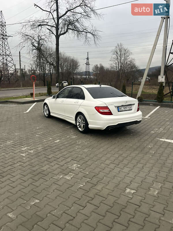 Седан Mercedes-Benz C-Class 2013 в Львове