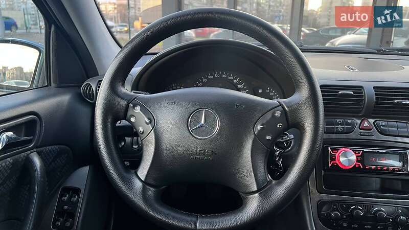 Универсал Mercedes-Benz C-Class 2004 в Киеве