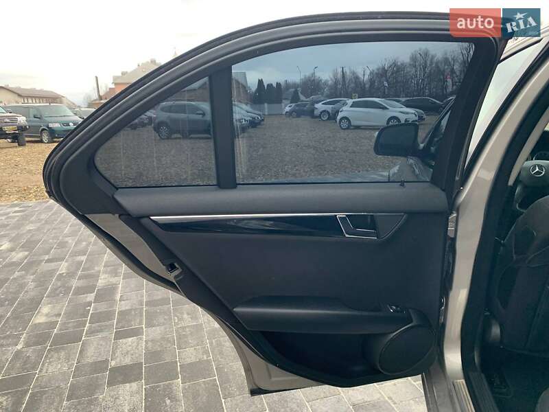 Седан Mercedes-Benz C-Class 2007 в Коломые