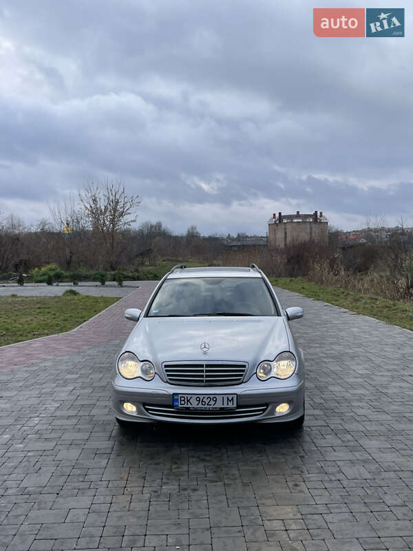 Универсал Mercedes-Benz C-Class 2004 в Здолбунове фото 2 Универсал Mercedes-Benz C-Class 2004 в Здолбунове