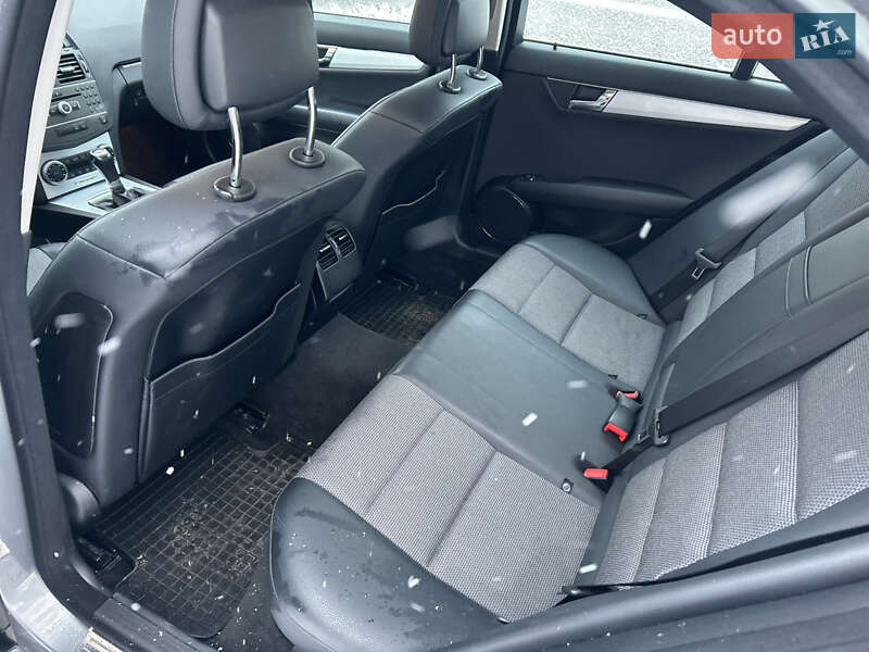 Седан Mercedes-Benz C-Class 2010 в Черкассах фото 12 Седан Mercedes-Benz C-Class 2010 в Черкассах