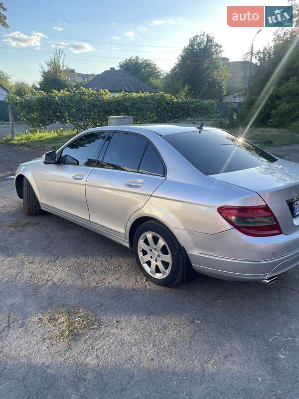Седан Mercedes-Benz C-Class 2007 в Смеле