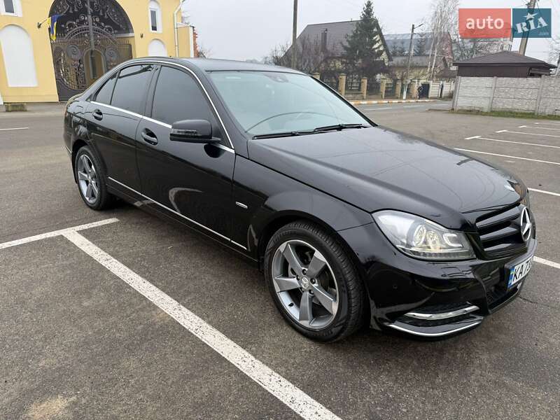 Седан Mercedes-Benz C-Class 2011 в Киеве