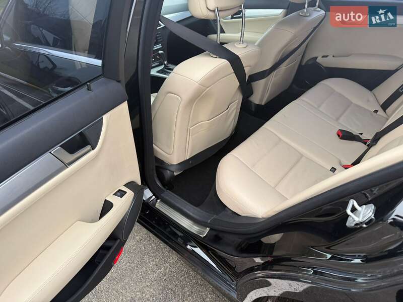Седан Mercedes-Benz C-Class 2011 в Киеве