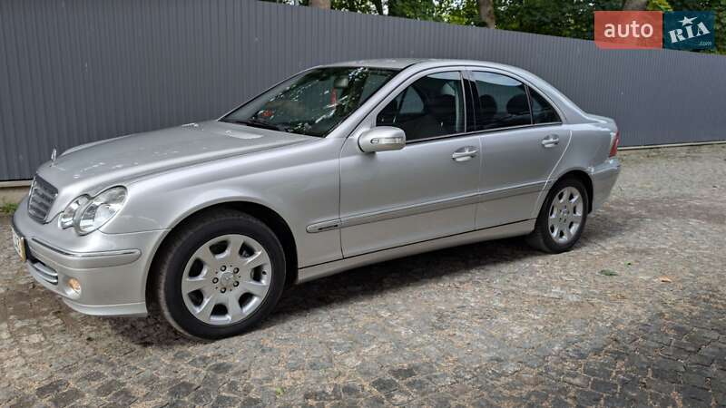 Седан Mercedes-Benz C-Class 2004 в Тернополе