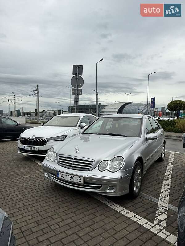 Седан Mercedes-Benz C-Class 2004 в Тернополе