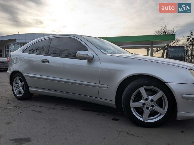 Купе Mercedes-Benz C-Class 2002 в Львове