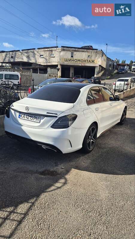 Седан Mercedes-Benz C-Class 2015 в Киеве