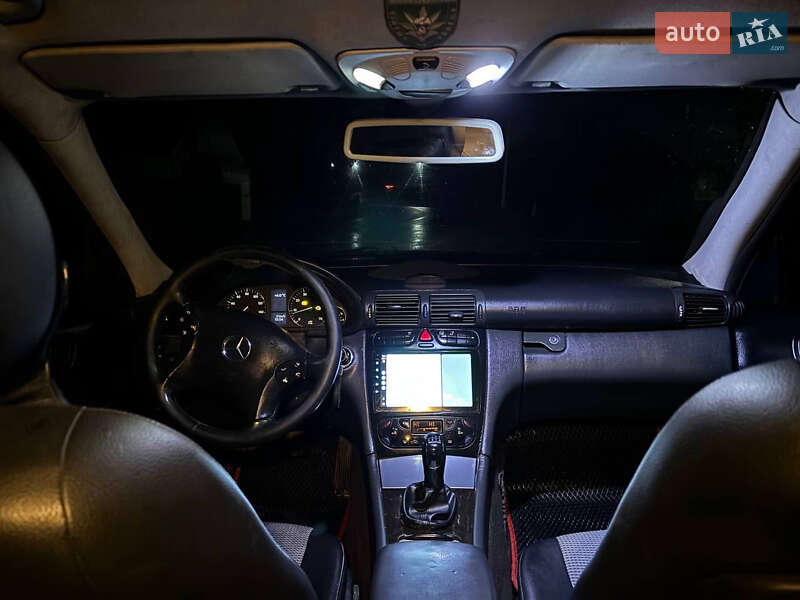 Седан Mercedes-Benz C-Class 2002 в Уторопах