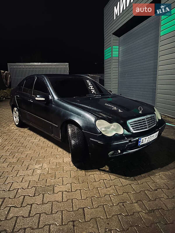 Седан Mercedes-Benz C-Class 2002 в Уторопах