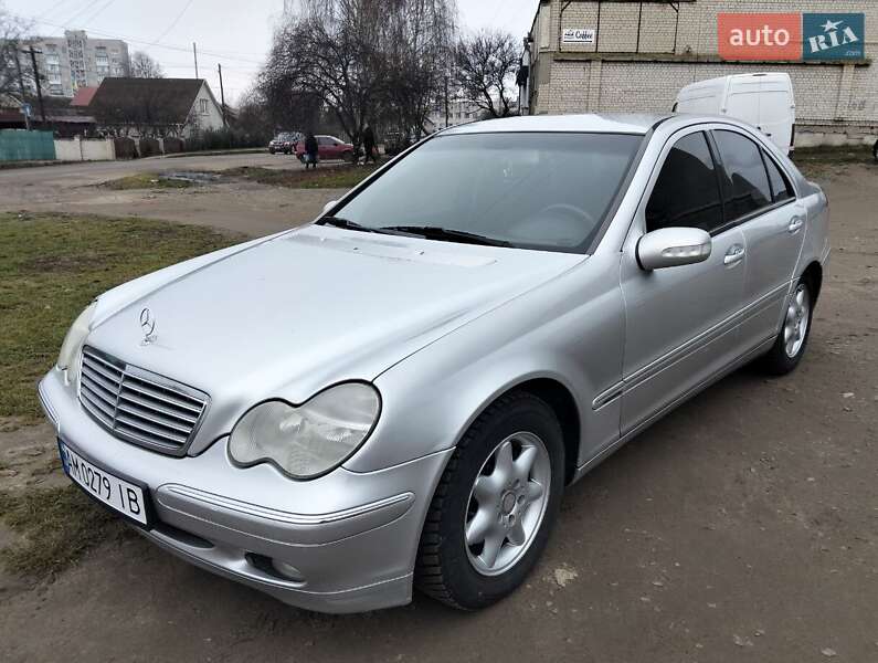 Mercedes-Benz C-Class 2001