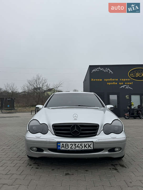 Седан Mercedes-Benz C-Class 2001 в Виннице