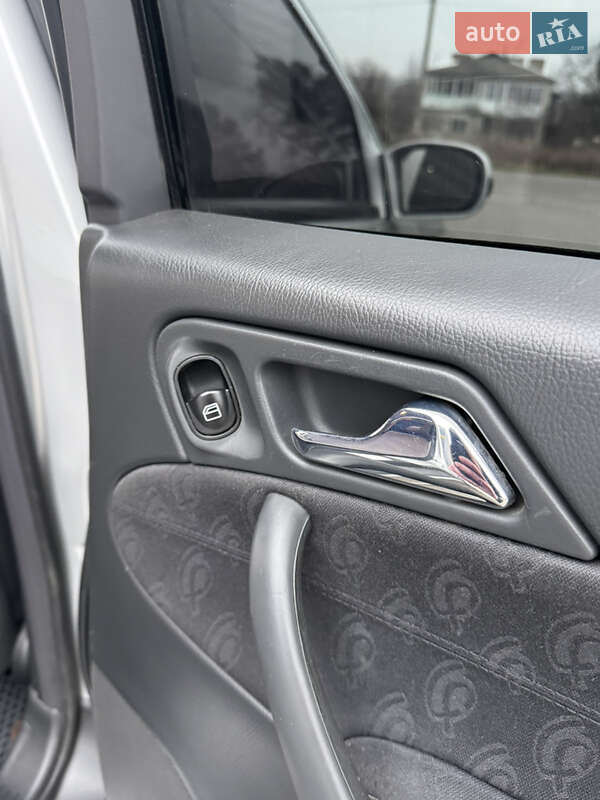 Седан Mercedes-Benz C-Class 2001 в Виннице