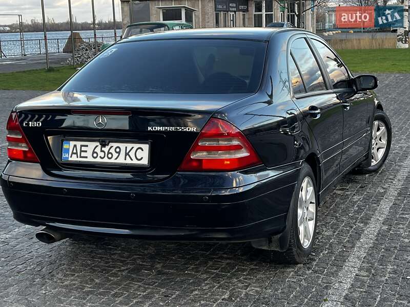 Седан Mercedes-Benz C-Class 2006 в Дніпрі