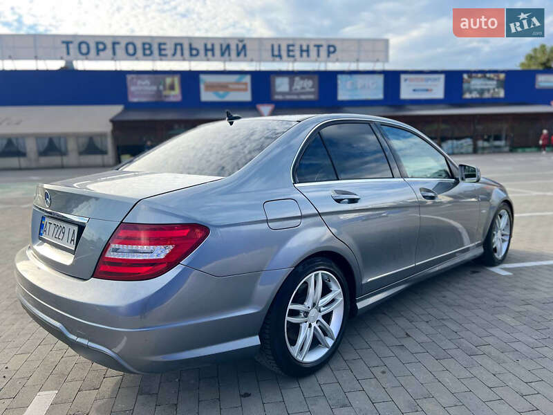 Седан Mercedes-Benz C-Class 2011 в Киеве