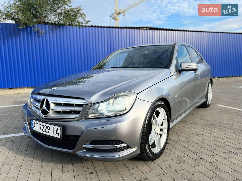 Седан Mercedes-Benz C-Class 2011 в Киеве