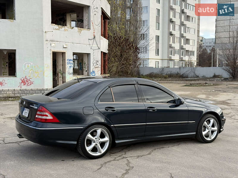 Седан Mercedes-Benz C-Class 2005 в Харкові