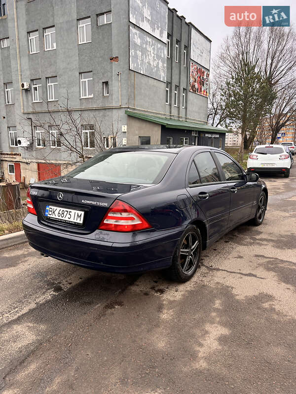 Седан Mercedes-Benz C-Class 2005 в Ровно фото Седан Mercedes-Benz C-Class 2005 в Ровно