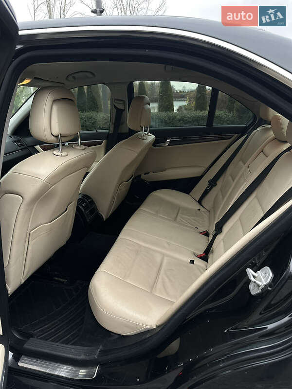 Седан Mercedes-Benz C-Class 2008 в Дніпрі