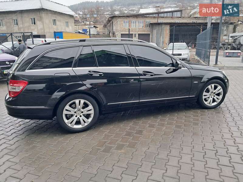 Універсал Mercedes-Benz C-Class 2010 в Могилів-Подільському