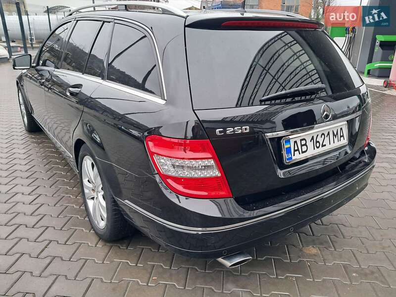 Універсал Mercedes-Benz C-Class 2010 в Могилів-Подільському