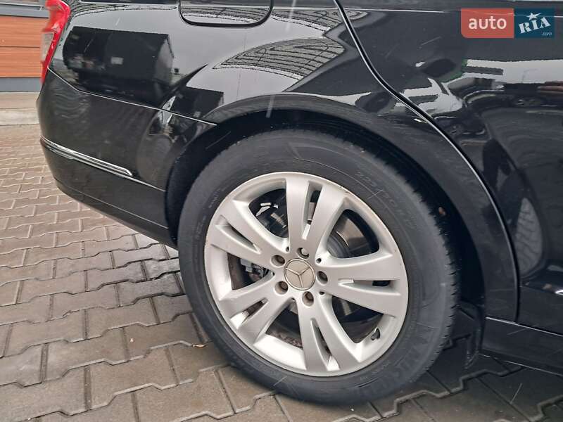 Універсал Mercedes-Benz C-Class 2010 в Могилів-Подільському