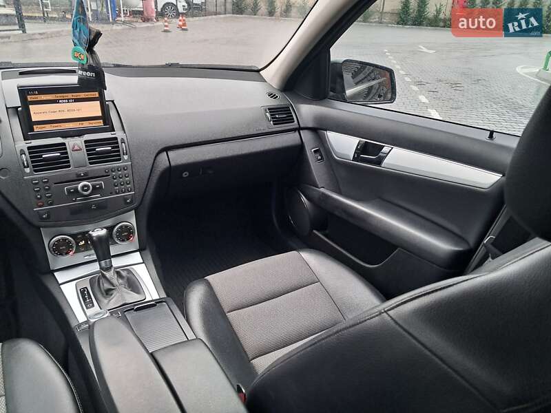 Універсал Mercedes-Benz C-Class 2010 в Могилів-Подільському