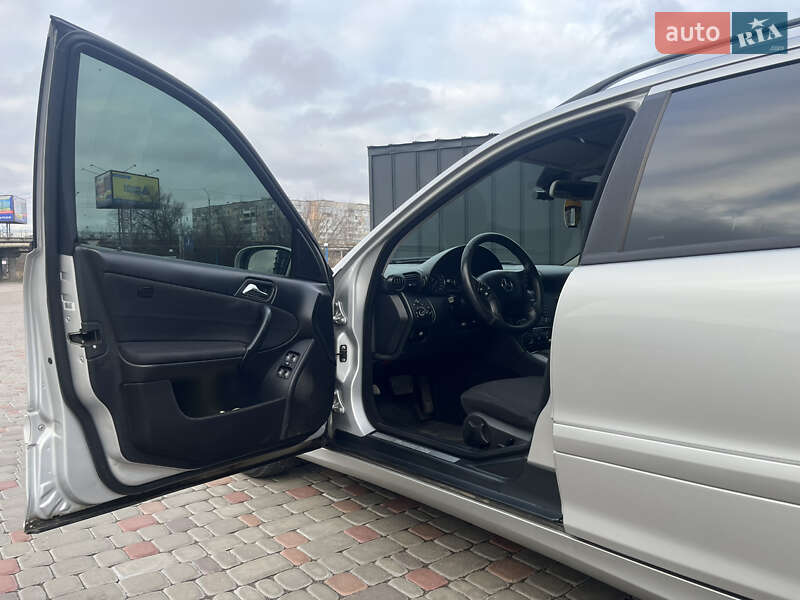 Універсал Mercedes-Benz C-Class 2005 в Кропивницькому
