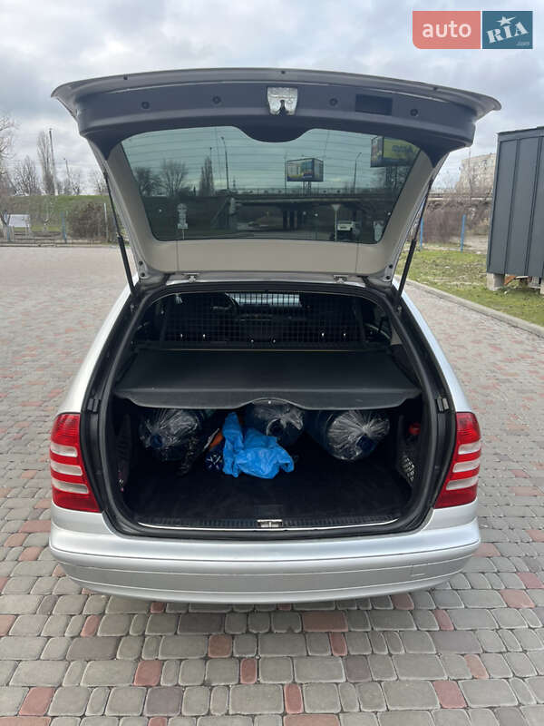 Універсал Mercedes-Benz C-Class 2005 в Кропивницькому