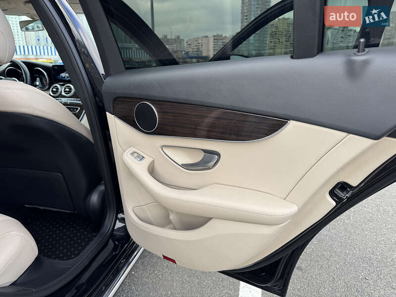 Седан Mercedes-Benz C-Class 2019 в Києві