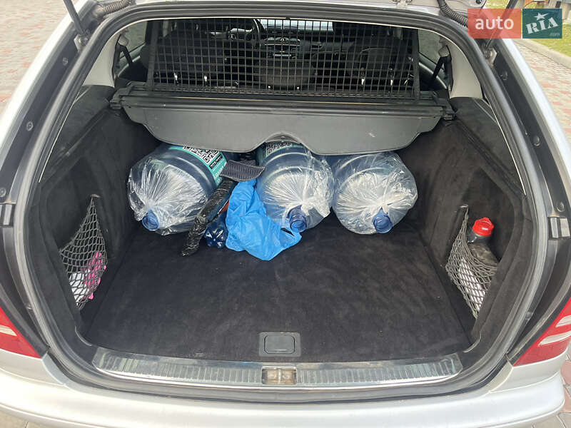 Універсал Mercedes-Benz C-Class 2005 в Кропивницькому