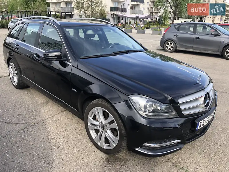 Mercedes-Benz C-Class 2011
