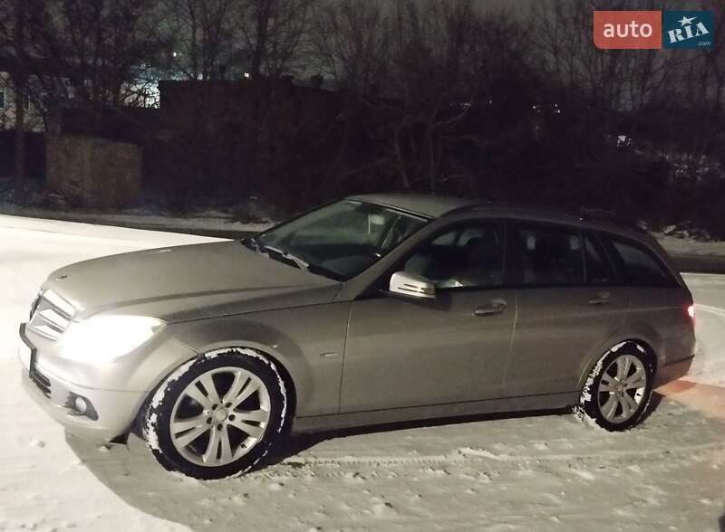 Універсал Mercedes-Benz C-Class 2009 в Вінниці
